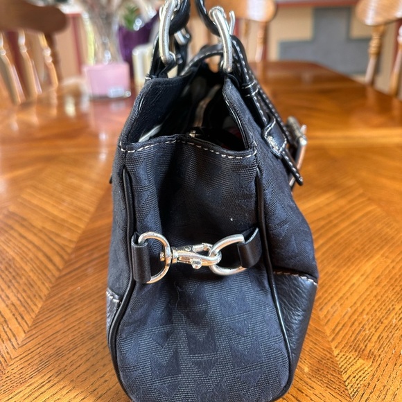 MICHAEL KORS BLACK PEBBLED
LEATHER SATCHEL - MEDIUM
BELTED TOTE HANDBAG - Picture 9 of 11